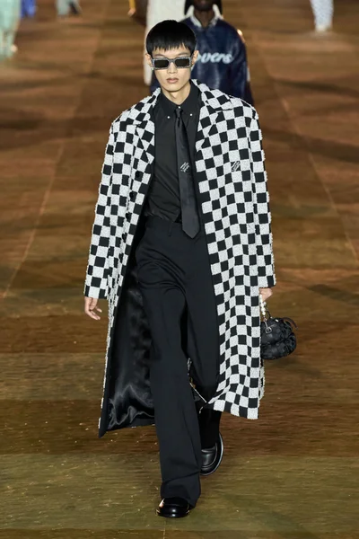 Look 46